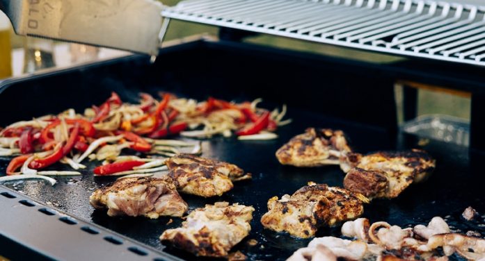 Flattop Cooking in the Backyard: Revolutionizing Outdoor Grilling